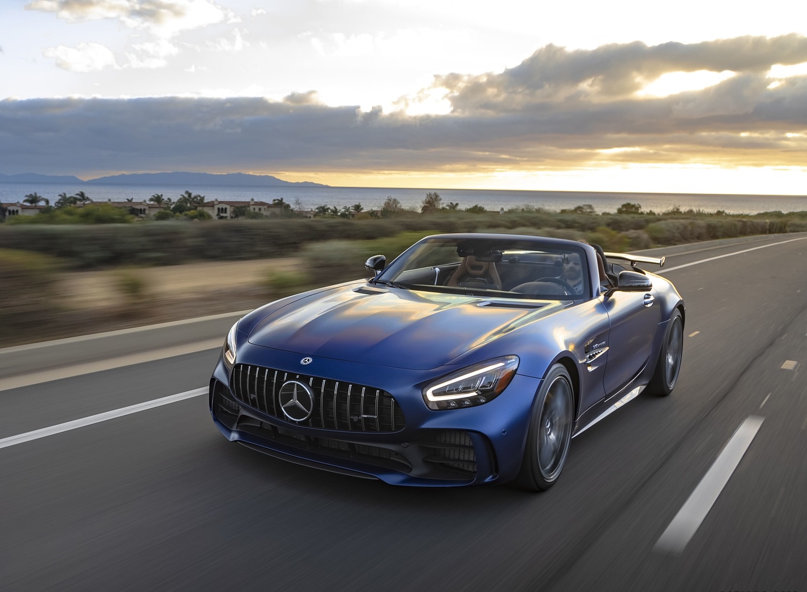 2020 Mercedes-AMG GT R Roadster (US-Spec) Front Three-Quarter Wallpapers #5 of 75