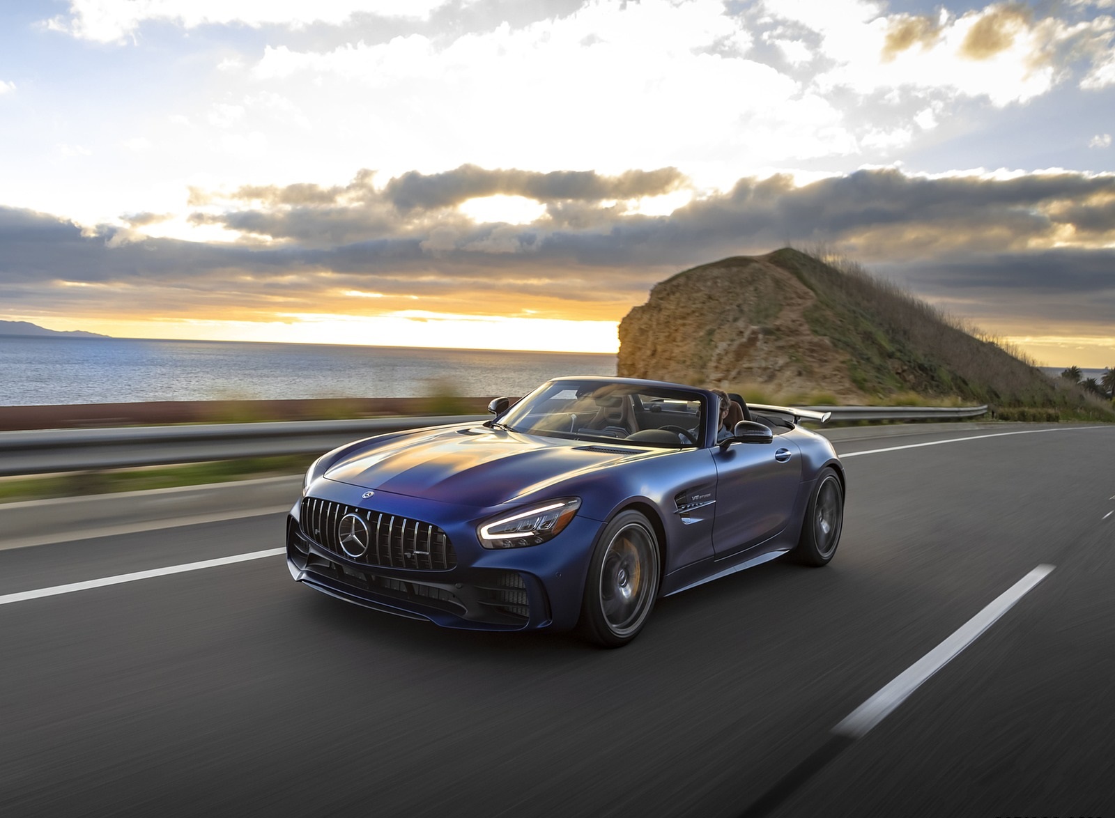 2020 Mercedes-AMG GT R Roadster (US-Spec) Front Three-Quarter Wallpapers (6)