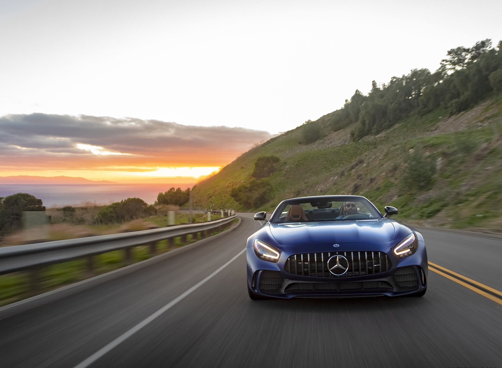 Mercedes Benz AMG gt r Roadster