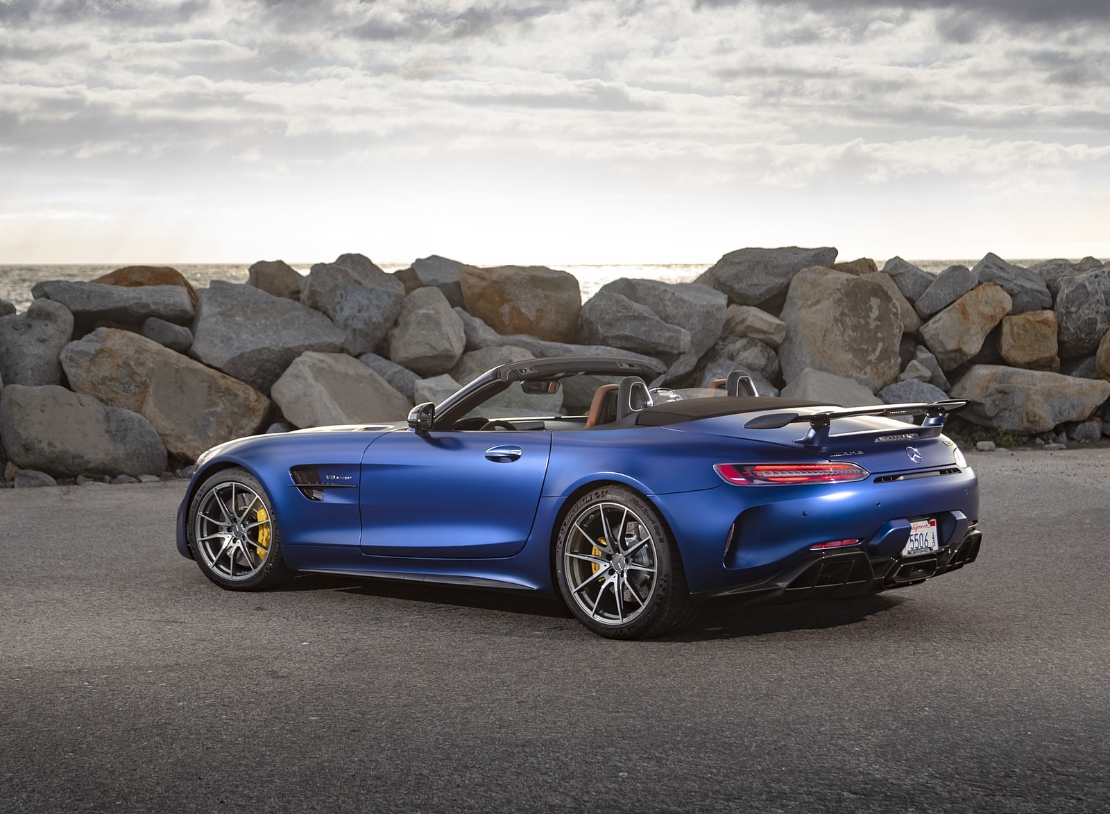 2020 Mercedes-AMG GT R Roadster (US-Spec) Rear Three-Quarter Wallpapers #38 of 75
