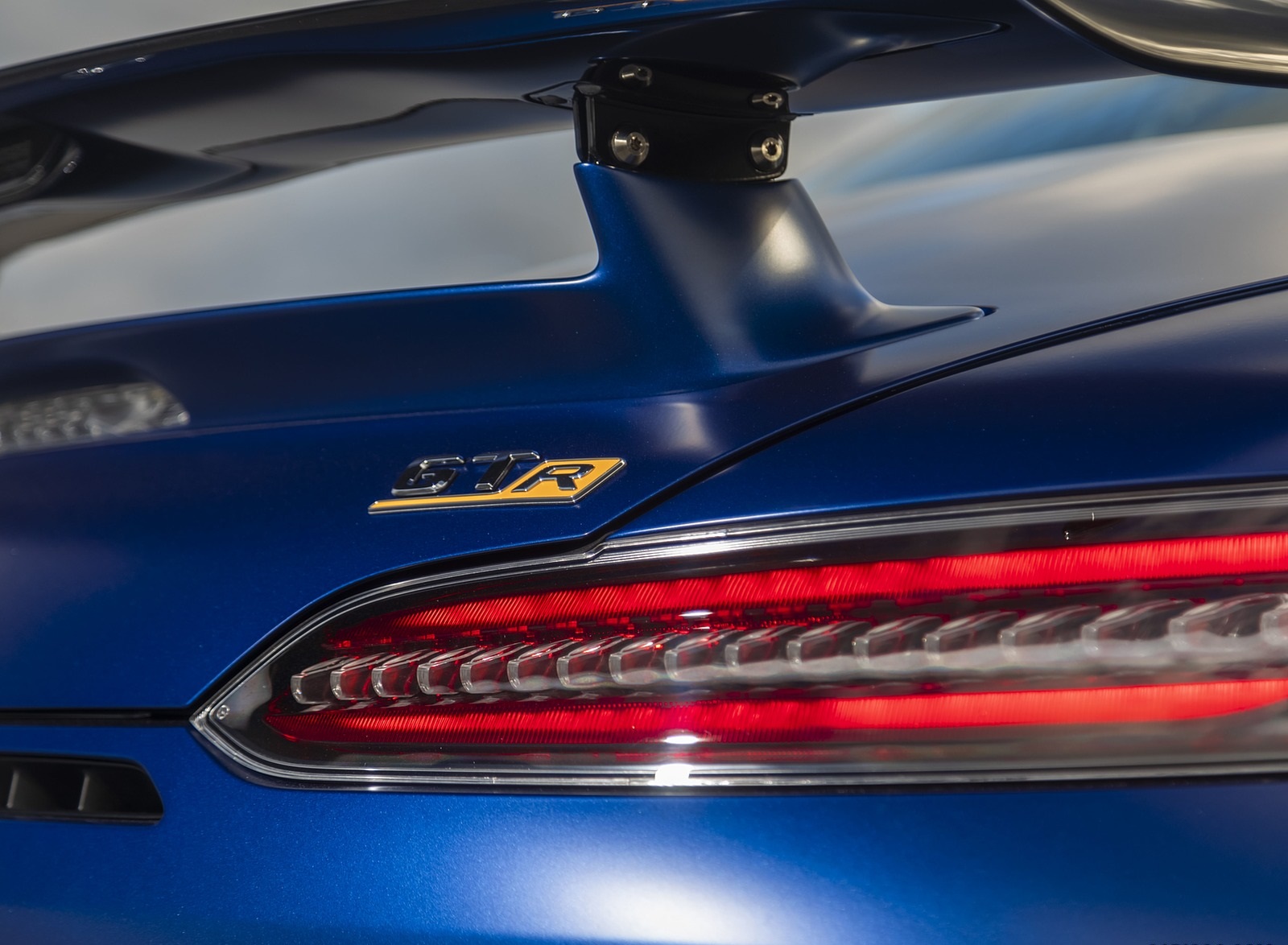 2020 Mercedes-AMG GT R Roadster (US-Spec) Tail Light Wallpapers #56 of 75