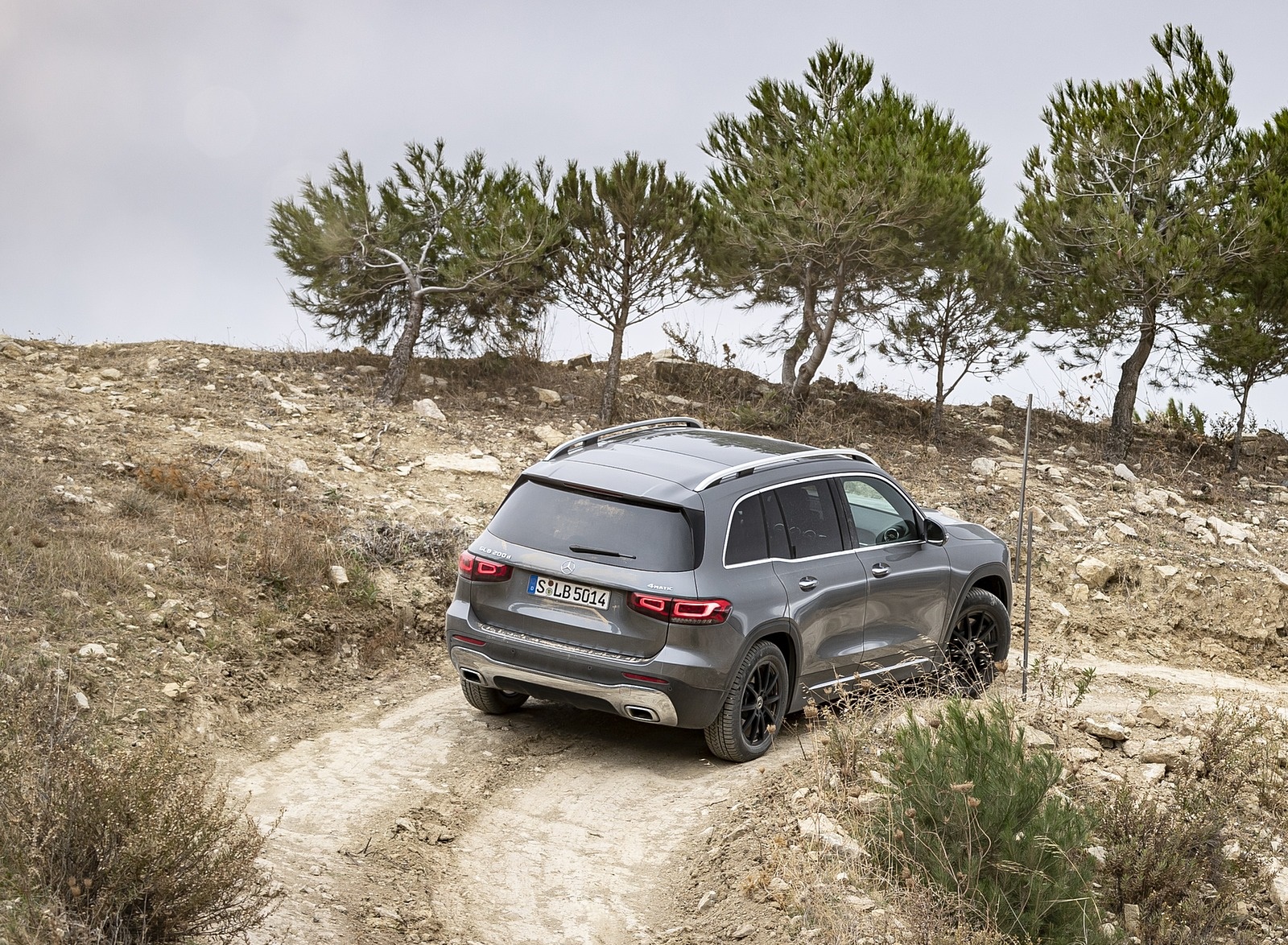 2020 Mercedes-Benz GLB 200 d 4MATIC (Color: Mountain Gray Metallic) Off-Road Wallpapers #110 of 129