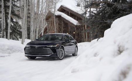 2020 Toyota Avalon Limited AWD Front Three-Quarter Wallpapers 450x275 (7)