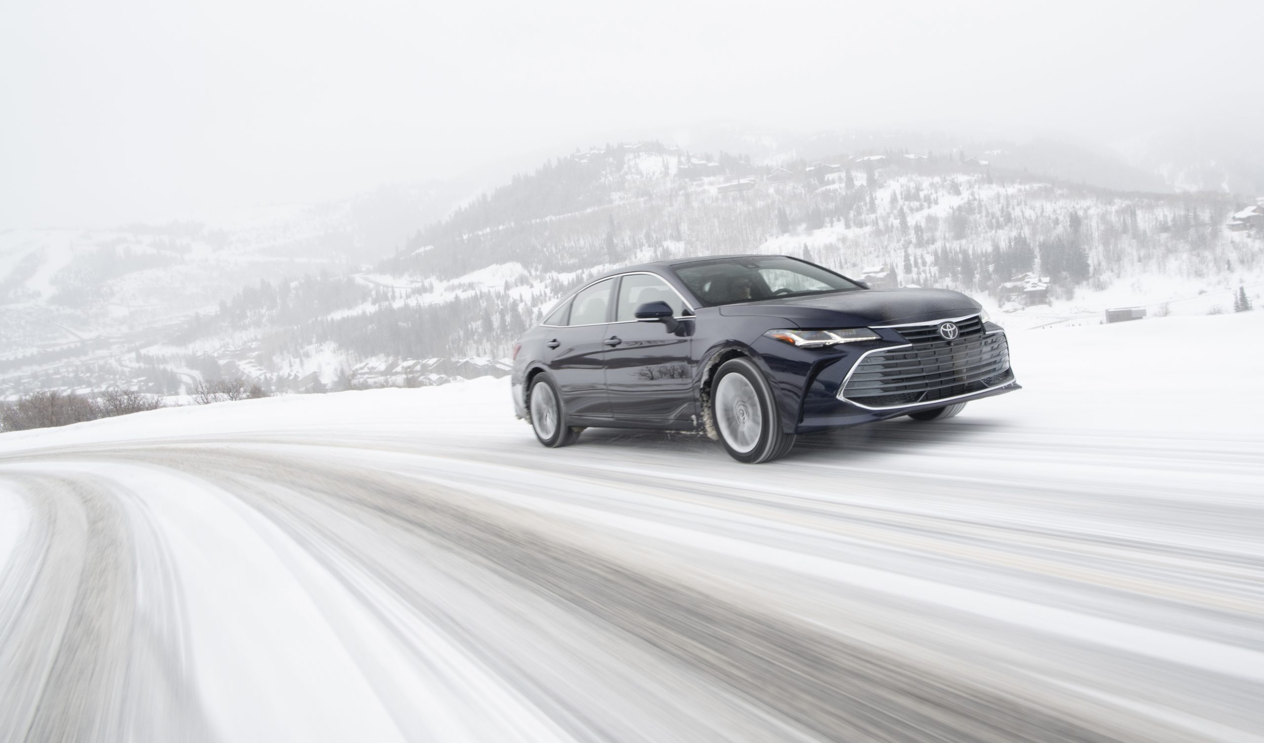 2020 Toyota Avalon Limited AWD Front Three-Quarter Wallpapers #3 of 15