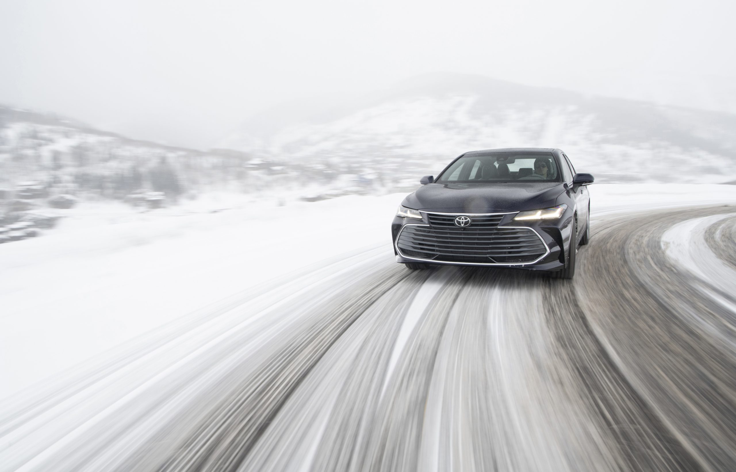 2020 Toyota Avalon Limited AWD Front Wallpapers #5 of 15