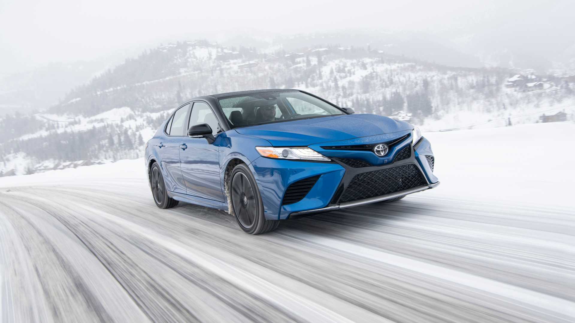 2020 Toyota Camry XSE AWD Front Three-Quarter Wallpapers (1). Download Wallpaper