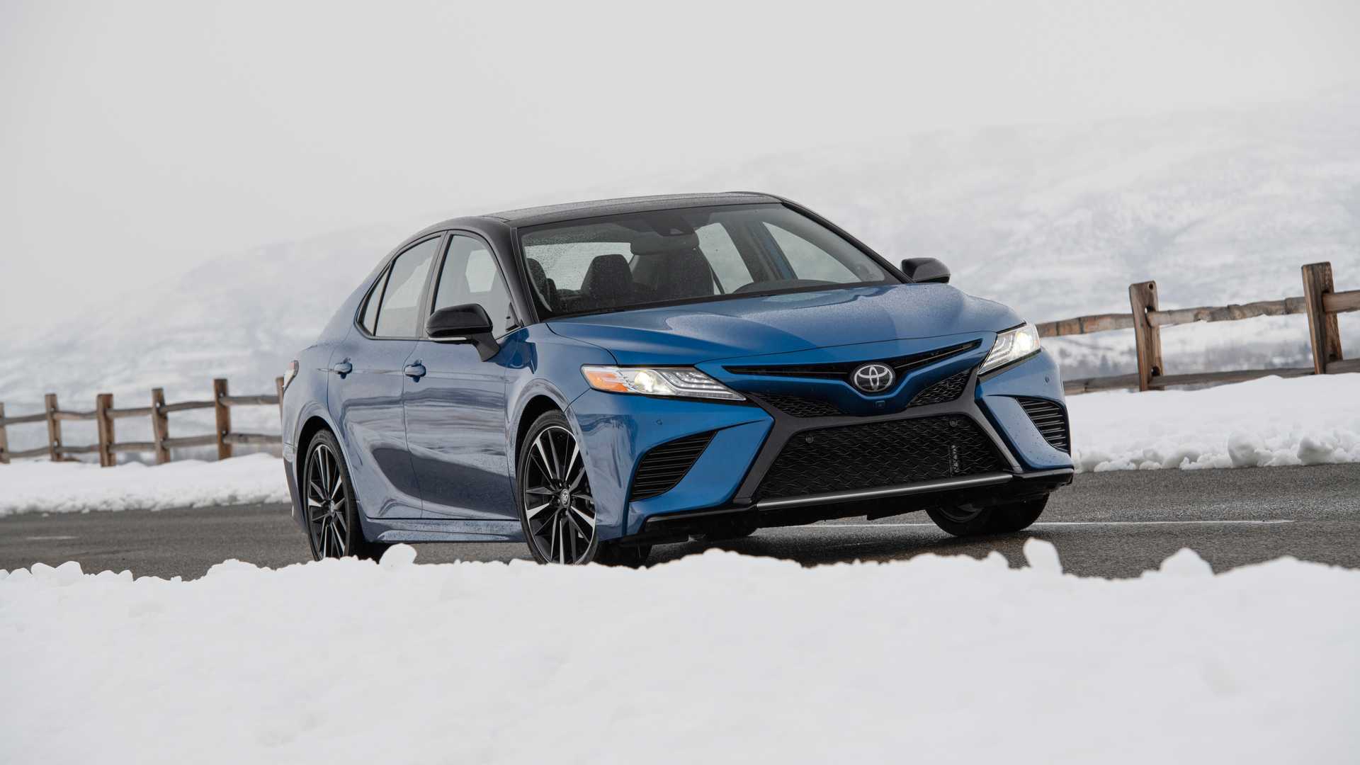 2020 Toyota Camry XSE AWD Front Three-Quarter Wallpapers #31 of 86