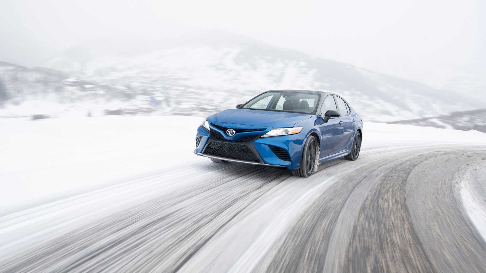 2020 Toyota Camry XSE AWD Front Three-Quarter Wallpapers (10)