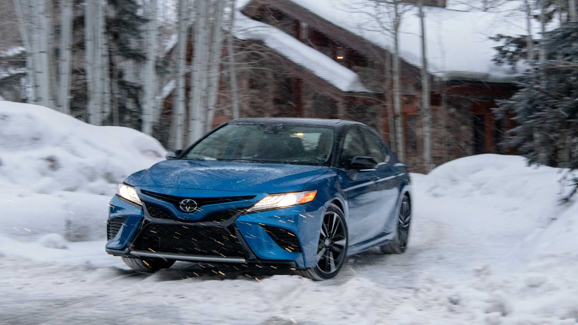 2020 Toyota Camry XSE AWD Front Three-Quarter Wallpapers #49 of 86