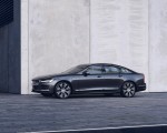 2020 Volvo S90 Recharge T8 plug-in hybrid (Color: Platinum Grey) Front Three-Quarter Wallpapers 150x120