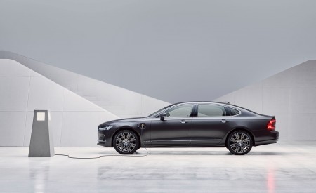 2020 Volvo S90 Recharge T8 plug-in hybrid (Color: Platinum Grey) Side Wallpapers 450x275 (6)