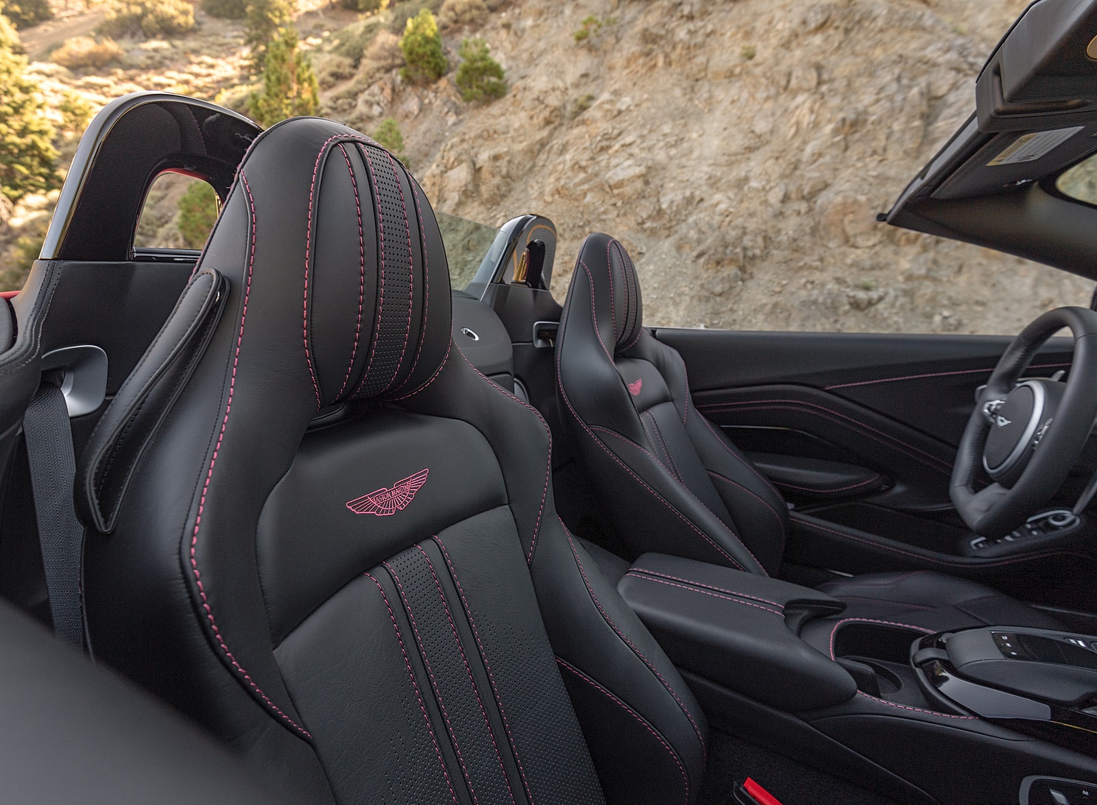 2021 Aston Martin Vantage Roadster (Color: Spirit Silver; US-Spec) Interior Seats Wallpapers #126 of 175