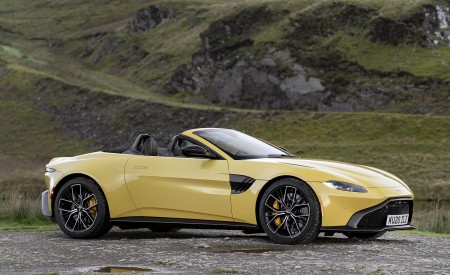 2021 Aston Martin Vantage Roadster (Color: Yellow Tang) Front Three-Quarter Wallpapers 450x275 (45)