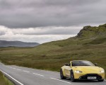 2021 Aston Martin Vantage Roadster (Color: Yellow Tang) Front Wallpapers 150x120 (22)