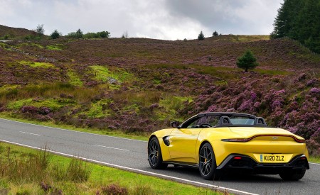 2021 Aston Martin Vantage Roadster (Color: Yellow Tang) Rear Wallpapers 450x275 (42)