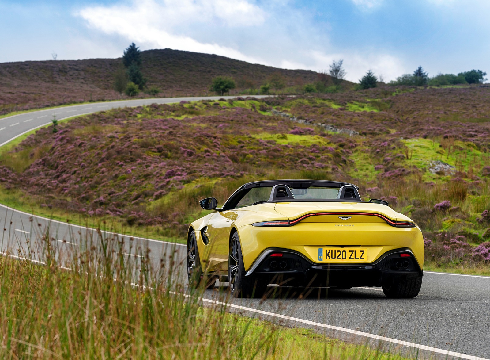 2021 Aston Martin Vantage Roadster (Color: Yellow Tang) Rear Wallpapers #44 of 175