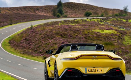 2021 Aston Martin Vantage Roadster (Color: Yellow Tang) Rear Wallpapers 450x275 (36)