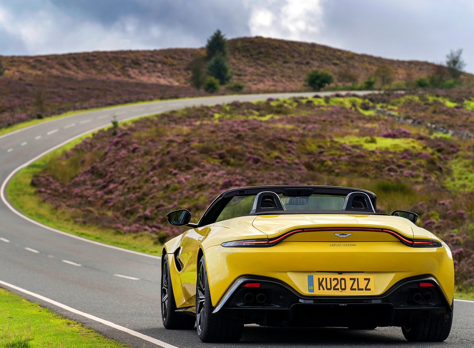 2021 Aston Martin Vantage Roadster (Color: Yellow Tang) Rear Wallpapers #36 of 175