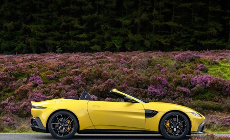 2021 Aston Martin Vantage Roadster (Color: Yellow Tang) Side Wallpapers 450x275 (51)
