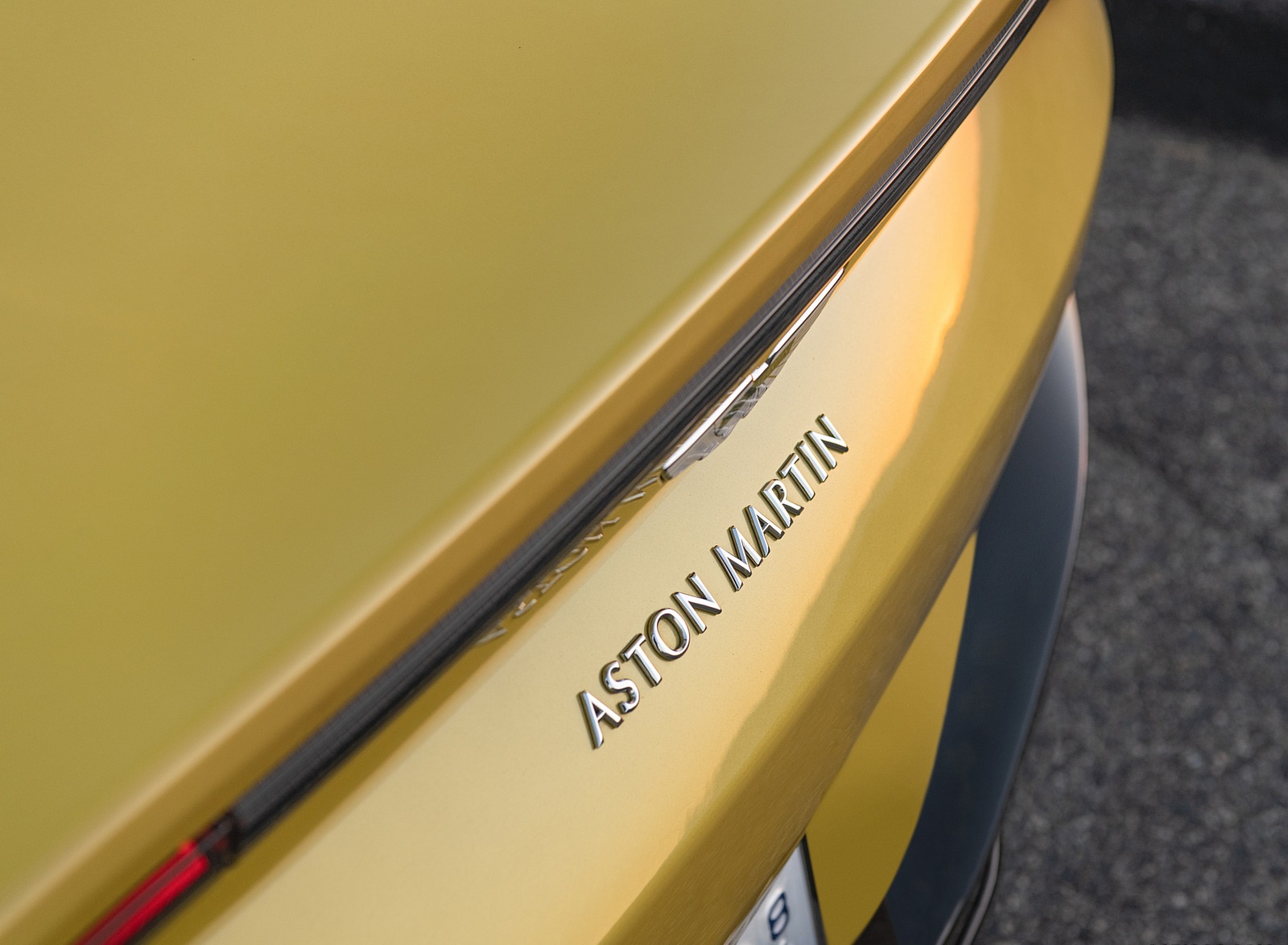 2021 Aston Martin Vantage Roadster (Color: Yellow Tang; US-Spec) Detail Wallpapers #151 of 175