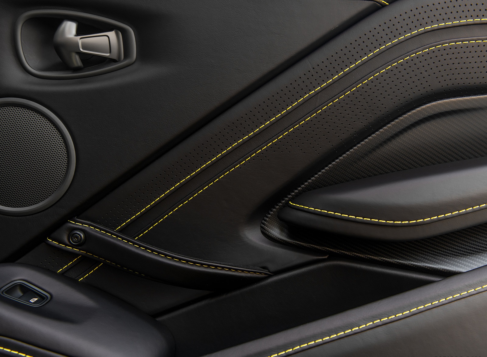 2021 Aston Martin Vantage Roadster (Color: Yellow Tang; US-Spec) Interior Detail Wallpapers #155 of 175