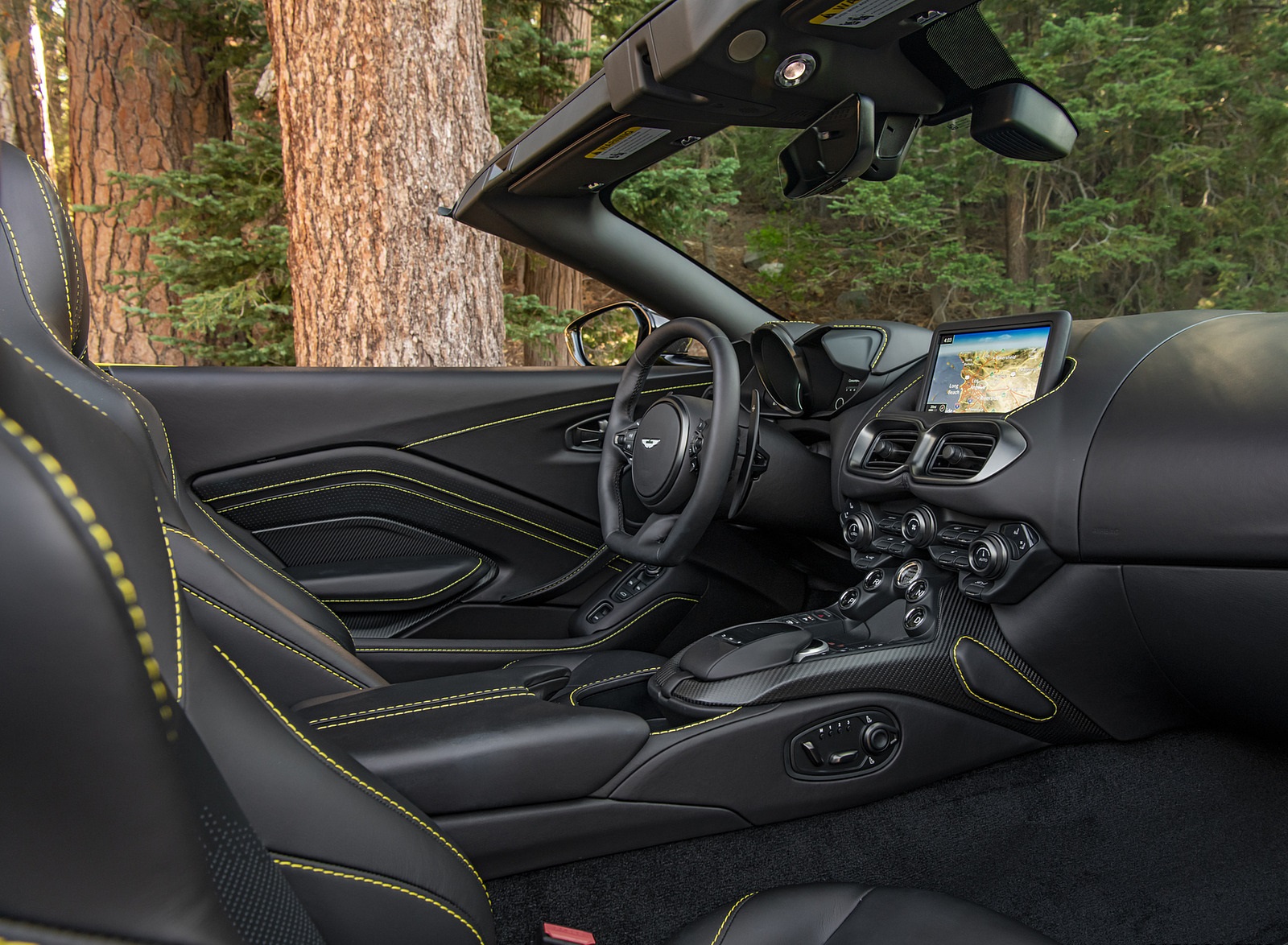 2021 Aston Martin Vantage Roadster (Color: Yellow Tang; US-Spec) Interior Wallpapers #159 of 175