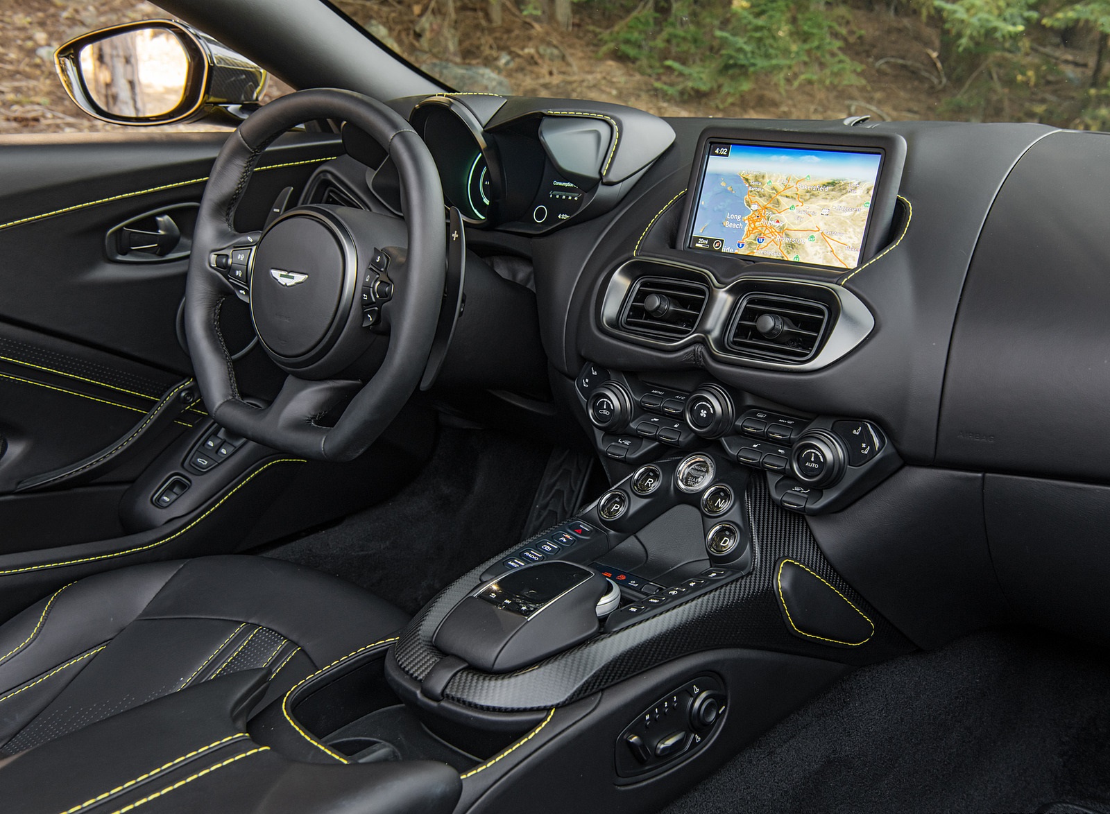2021 Aston Martin Vantage Roadster (Color: Yellow Tang; US-Spec) Interior Wallpapers #157 of 175