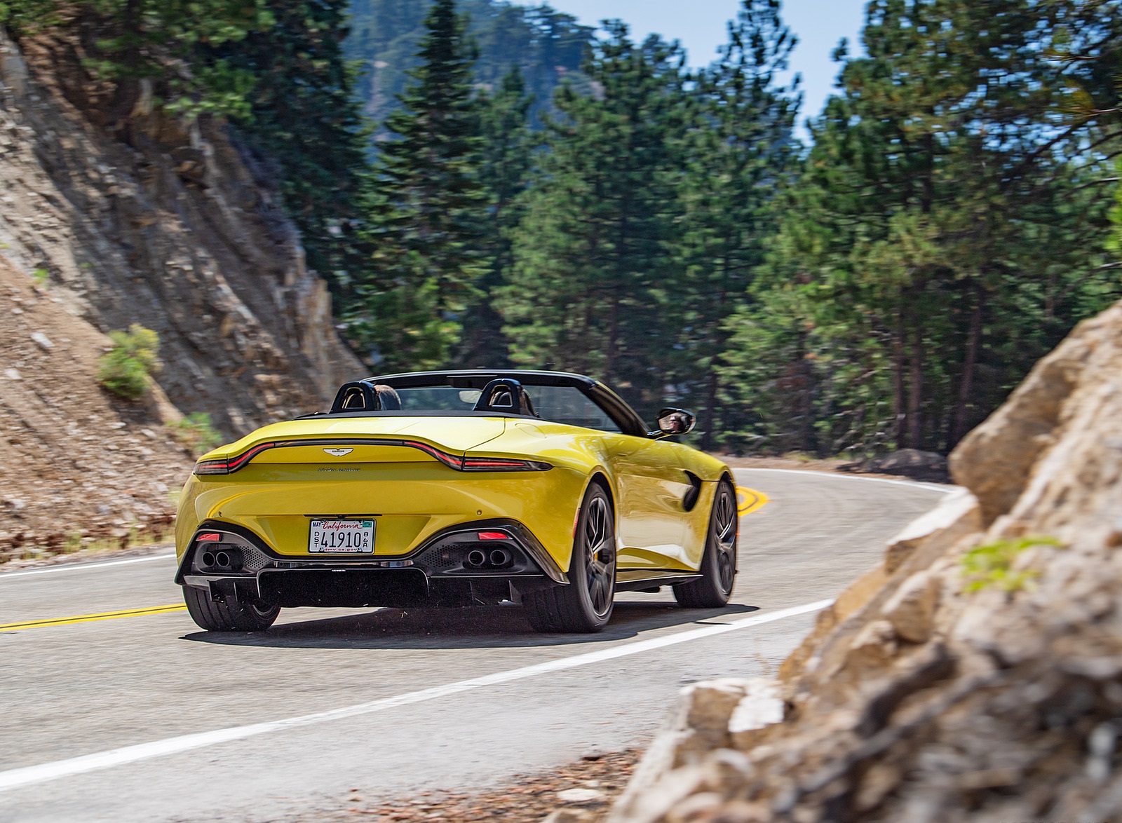 2021 Aston Martin Vantage Roadster (Color: Yellow Tang; US-Spec) Rear Wallpapers #131 of 175