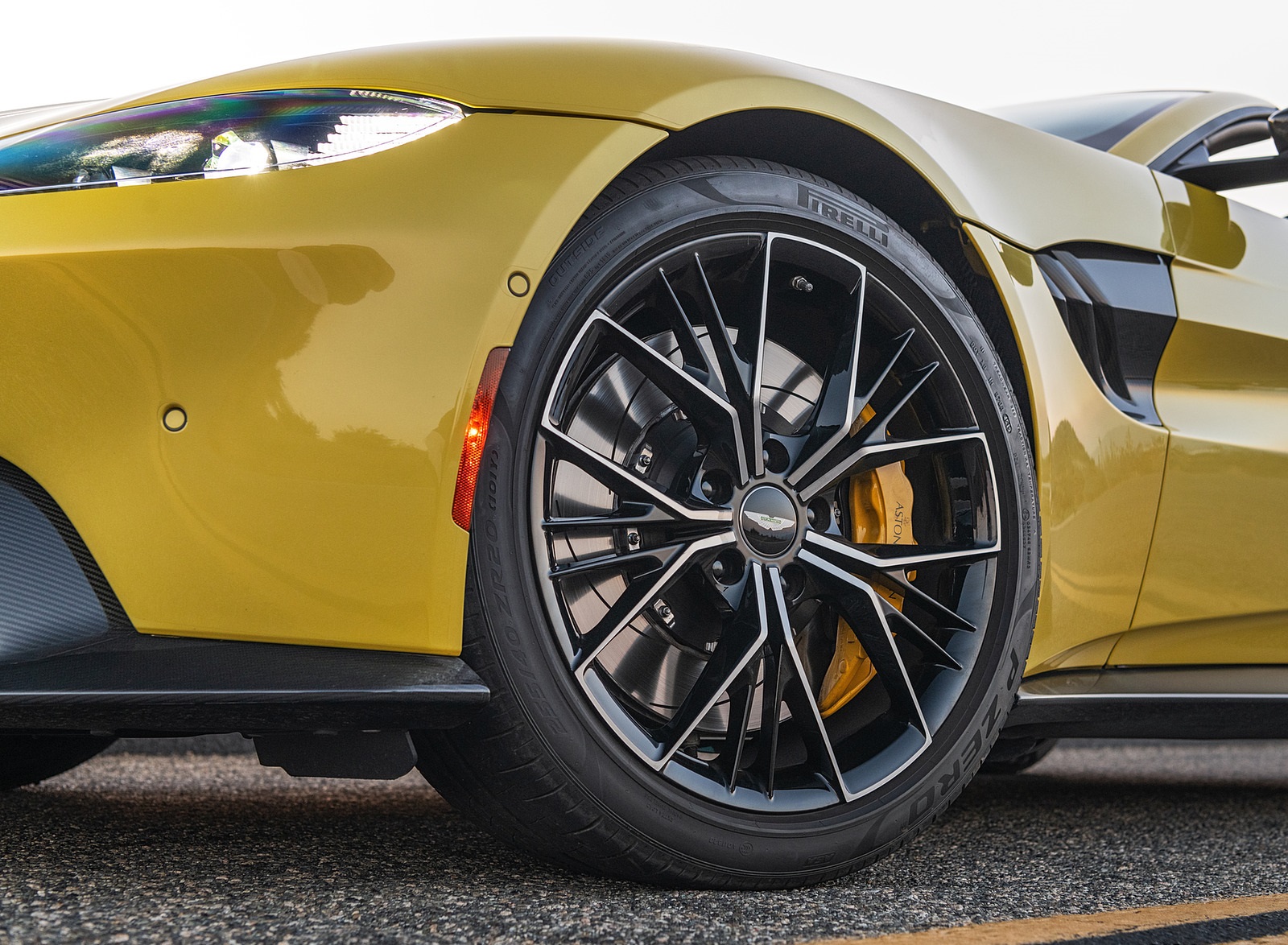 2021 Aston Martin Vantage Roadster (Color: Yellow Tang; US-Spec) Wheel Wallpapers #150 of 175