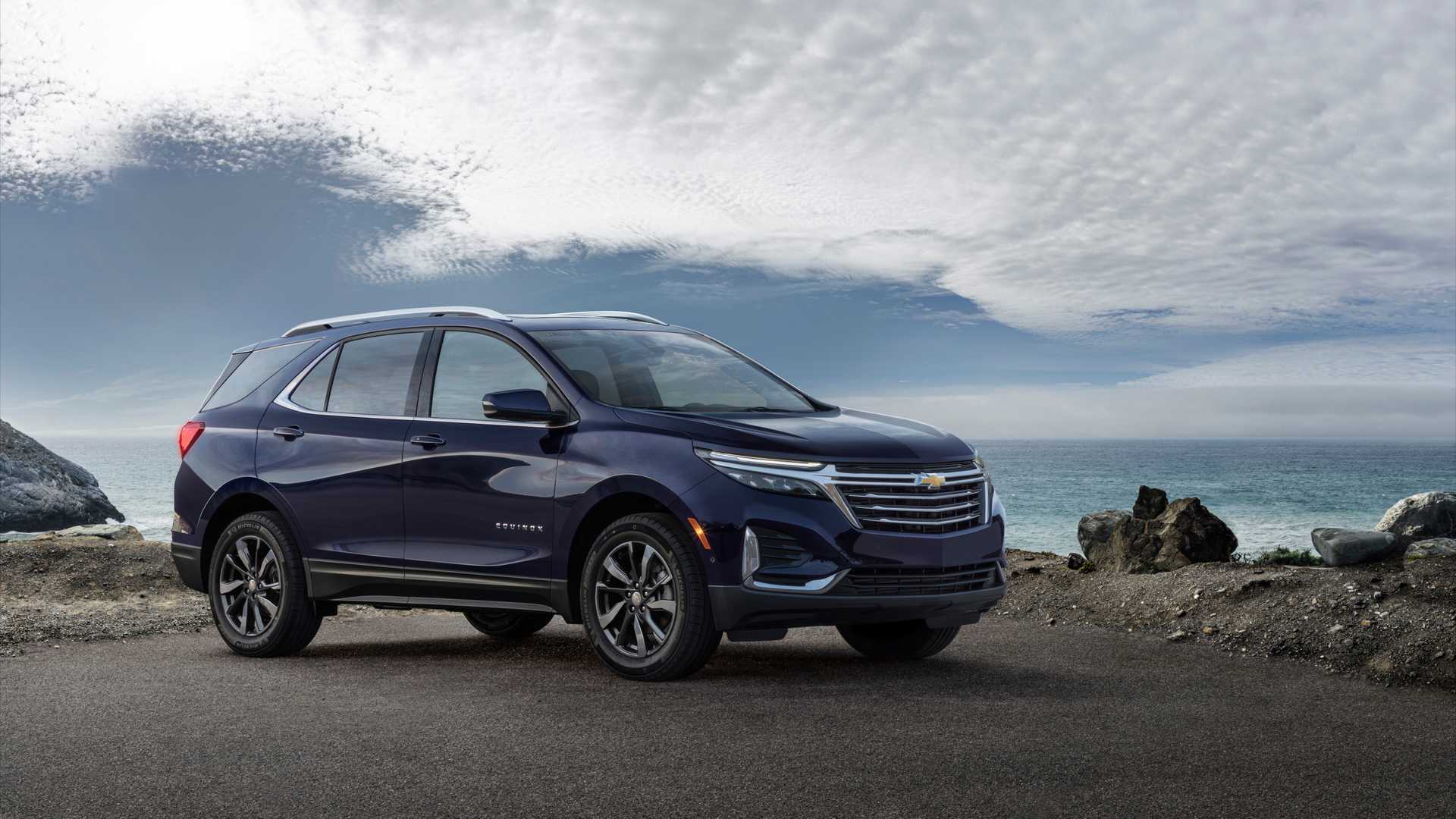 2021 Chevrolet Equinox Premier Front Three-Quarter Wallpapers (3)