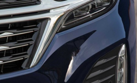2021 Chevrolet Equinox Premier Headlight Wallpapers 450x275 (12)