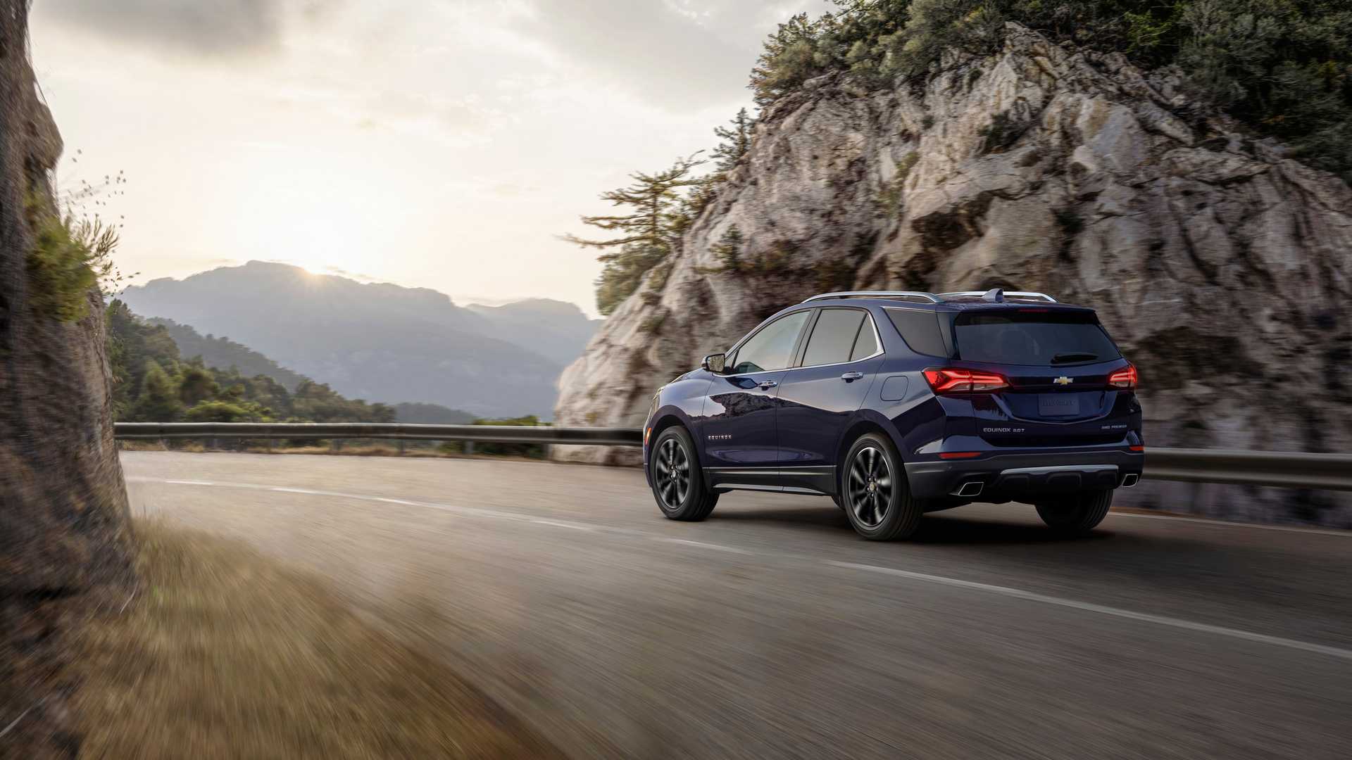 2021 Chevrolet Equinox Premier Rear Three-Quarter Wallpapers #2 of 24