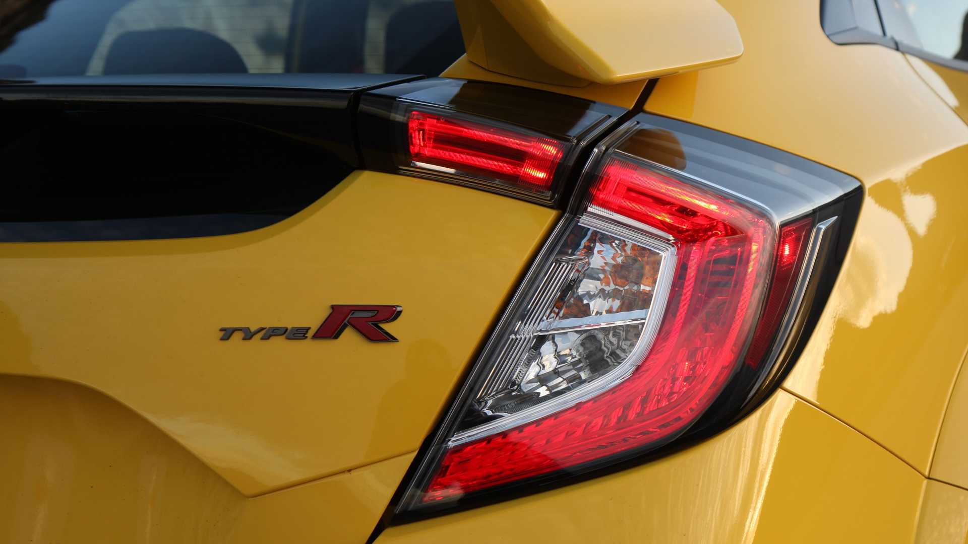2021 Honda Civic Type R Limited Edition (Color: Sunlight Yellow) Tail Light Wallpapers #56 of 92