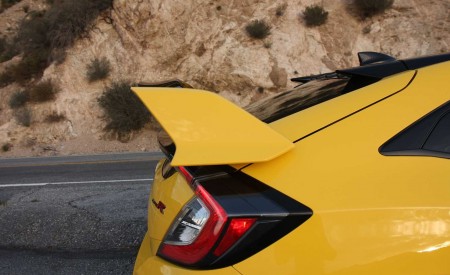 2021 Honda Civic Type R Limited Edition (Color: Sunlight Yellow) Tail Light Wallpapers 450x275 (58)