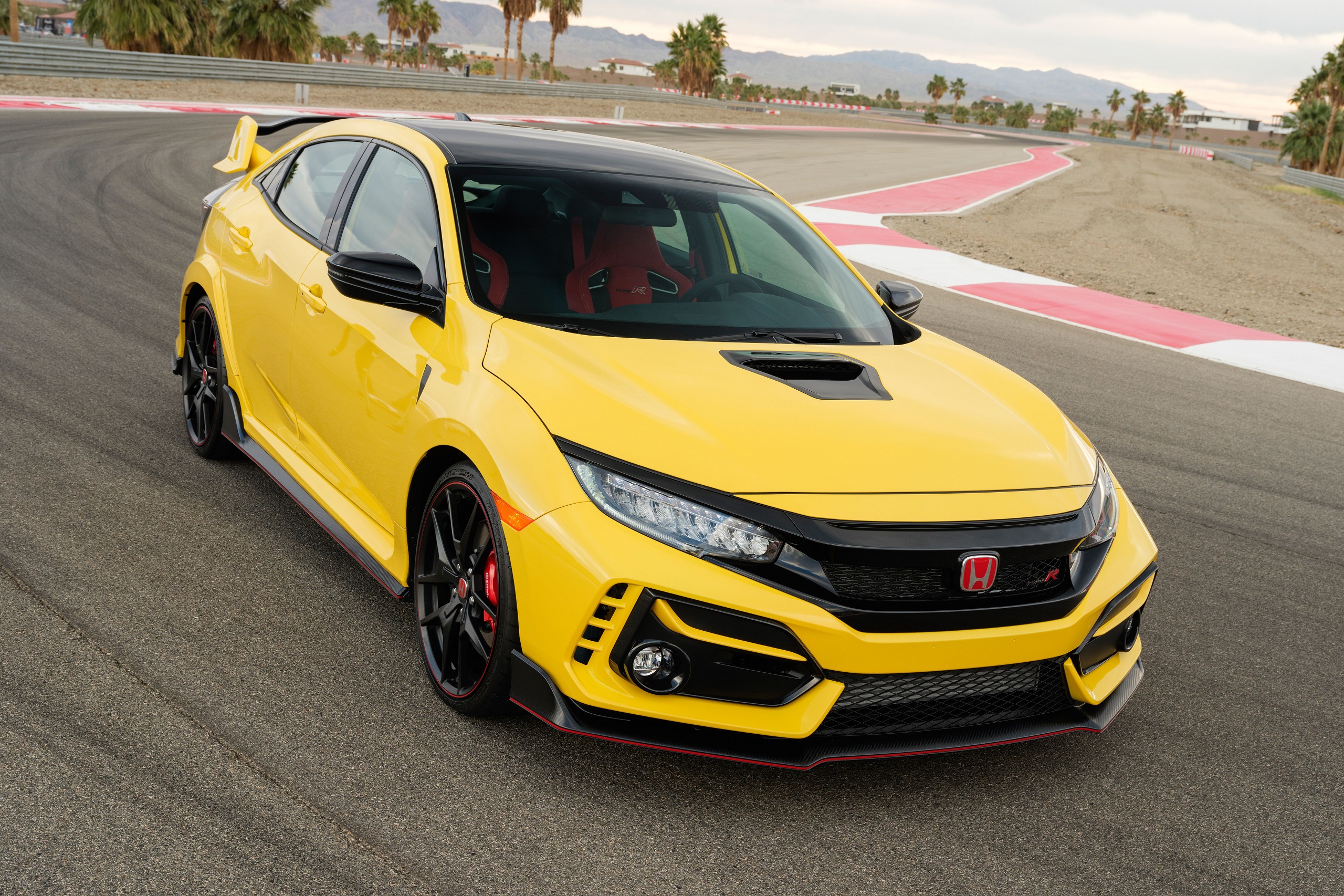 2021 Honda Civic Type R Limited Edition Front Three-Quarter Wallpapers (9)
