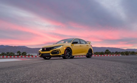2021 Honda Civic Type R Limited Edition Front Three-Quarter Wallpapers 450x275 (10)