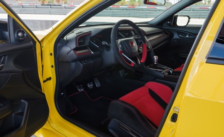 2021 Honda Civic Type R Limited Edition Interior Wallpapers 450x275 (28)
