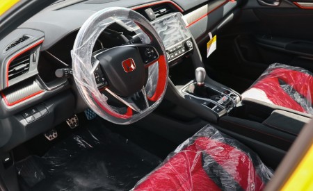 2021 Honda Civic Type R Limited Edition Interior Wallpapers 450x275 (34)