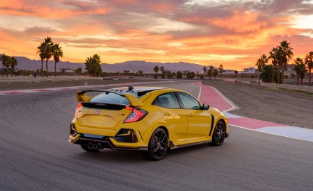 2021 Honda Civic Type R Limited Edition Rear Three-Quarter Wallpapers 450x275 (13)