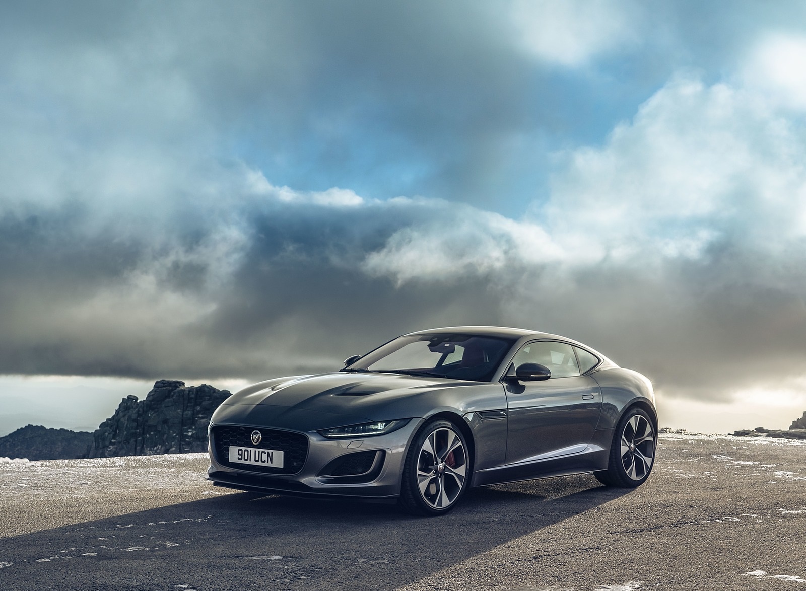 2021 Jaguar F-TYPE P300 Coupe RWD (Color: Eiger Grey) Front Three-Quarter Wallpapers #11 of 28