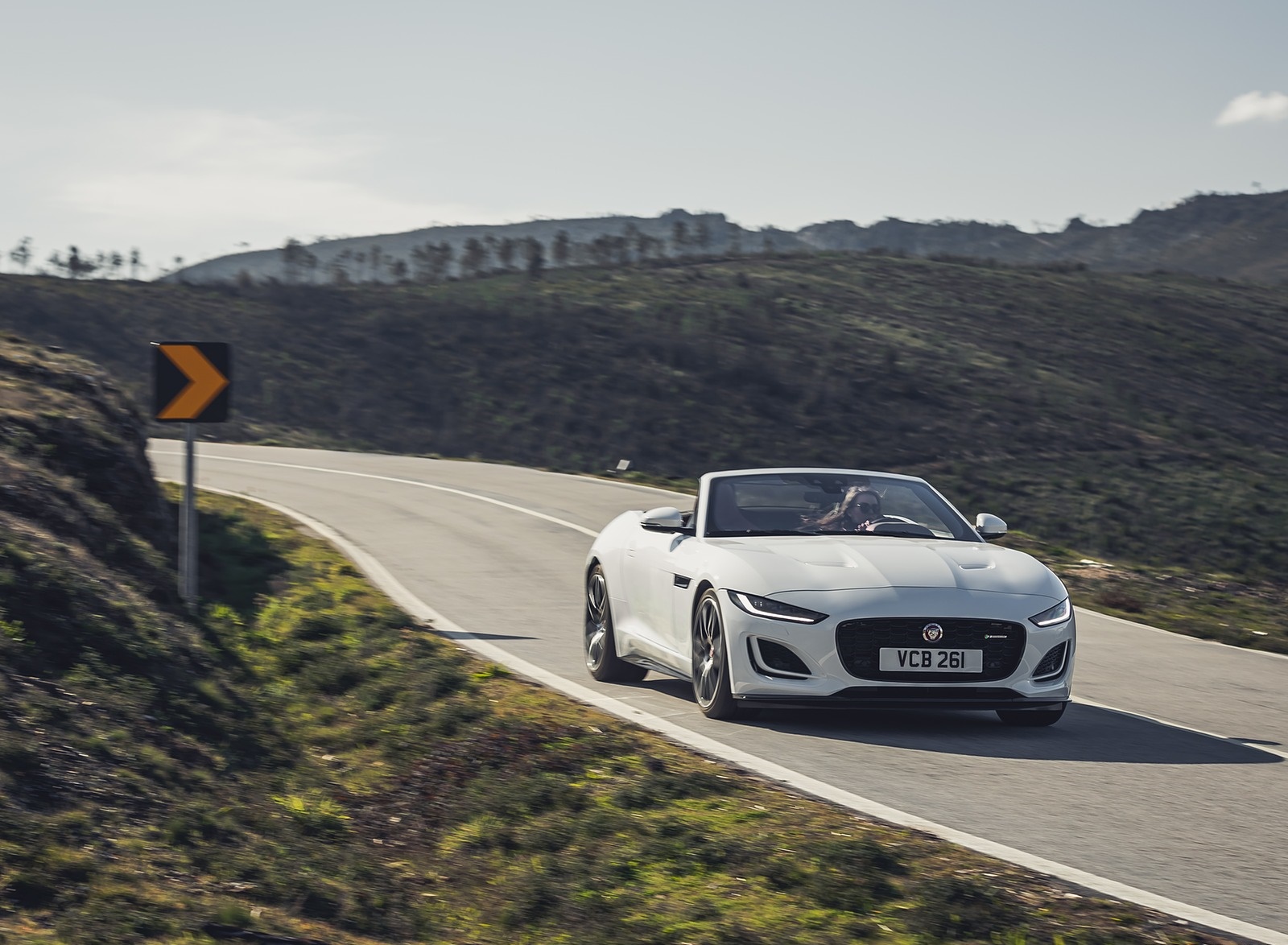 2021 Jaguar F-TYPE R-Dynamic P450 Convertible RWD (Color: Fuji White) Front Three-Quarter Wallpapers #11 of 30