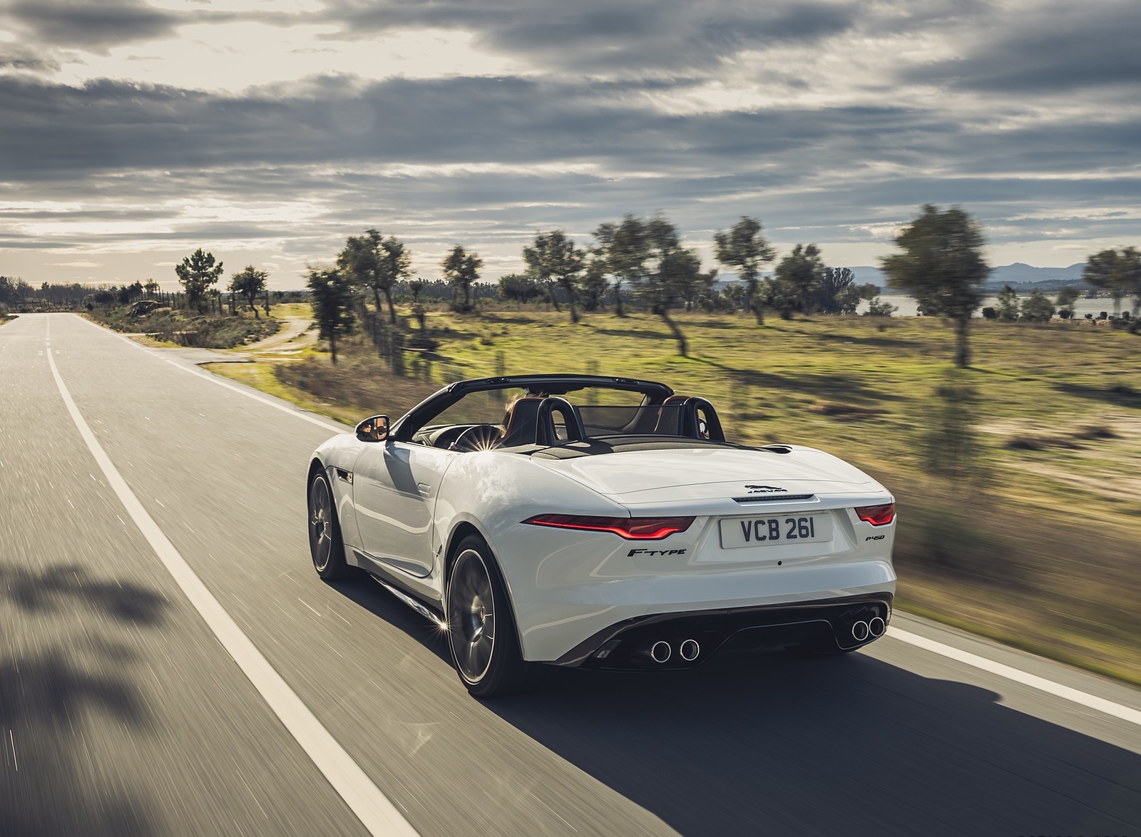 2021 Jaguar F-TYPE R-Dynamic P450 Convertible RWD (Color: Fuji White) Rear Three-Quarter Wallpapers #14 of 30