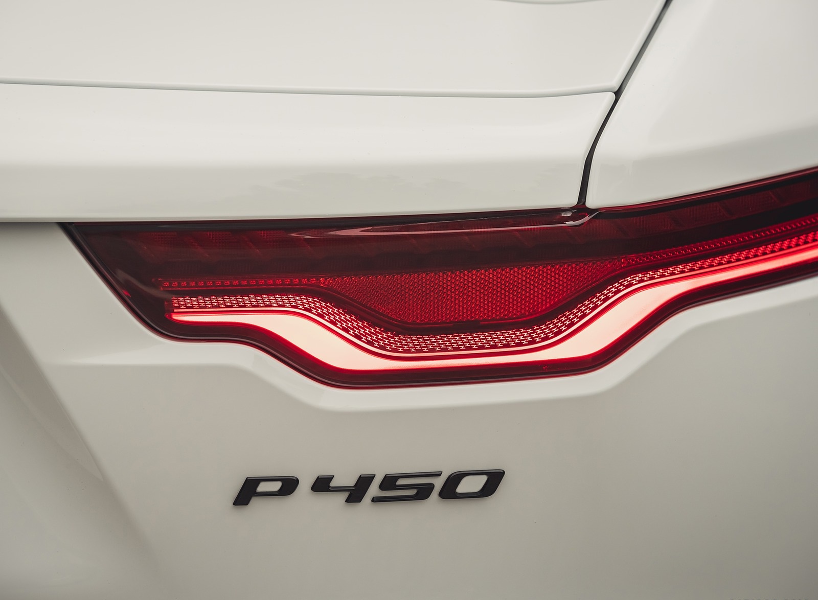 2021 Jaguar F-TYPE R-Dynamic P450 Convertible RWD (Color: Fuji White) Tail Light Wallpapers #21 of 30