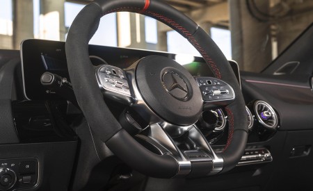 2021 Mercedes-AMG GLA 45 Interior Steering Wheel Wallpapers 450x275 (36)