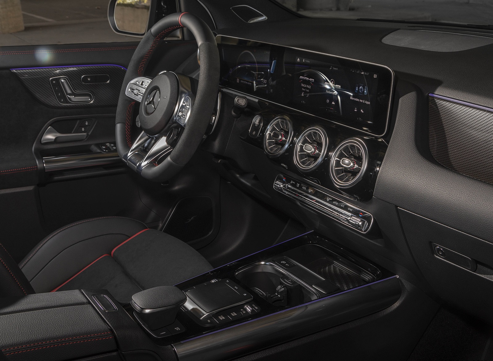 2021 Mercedes-AMG GLA 45 Interior Wallpapers  #44 of 69