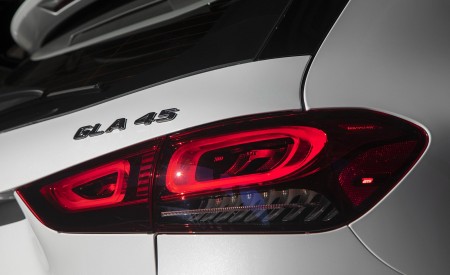 2021 Mercedes-AMG GLA 45 Tail Light Wallpapers 450x275 (31)