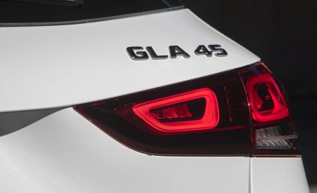 2021 Mercedes-AMG GLA 45 Tail Light Wallpapers 450x275 (27)