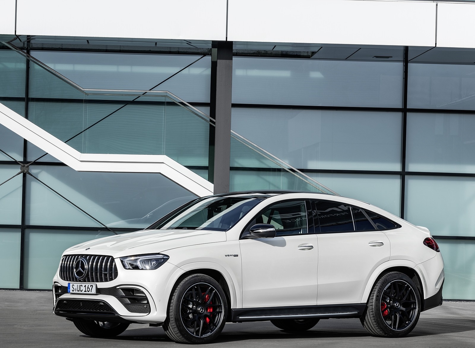 2021 Mercedes-AMG GLE 63 S 4MATIC+ Coupe (Color: Diamond White) Front Three-Quarter Wallpapers #50 of 65