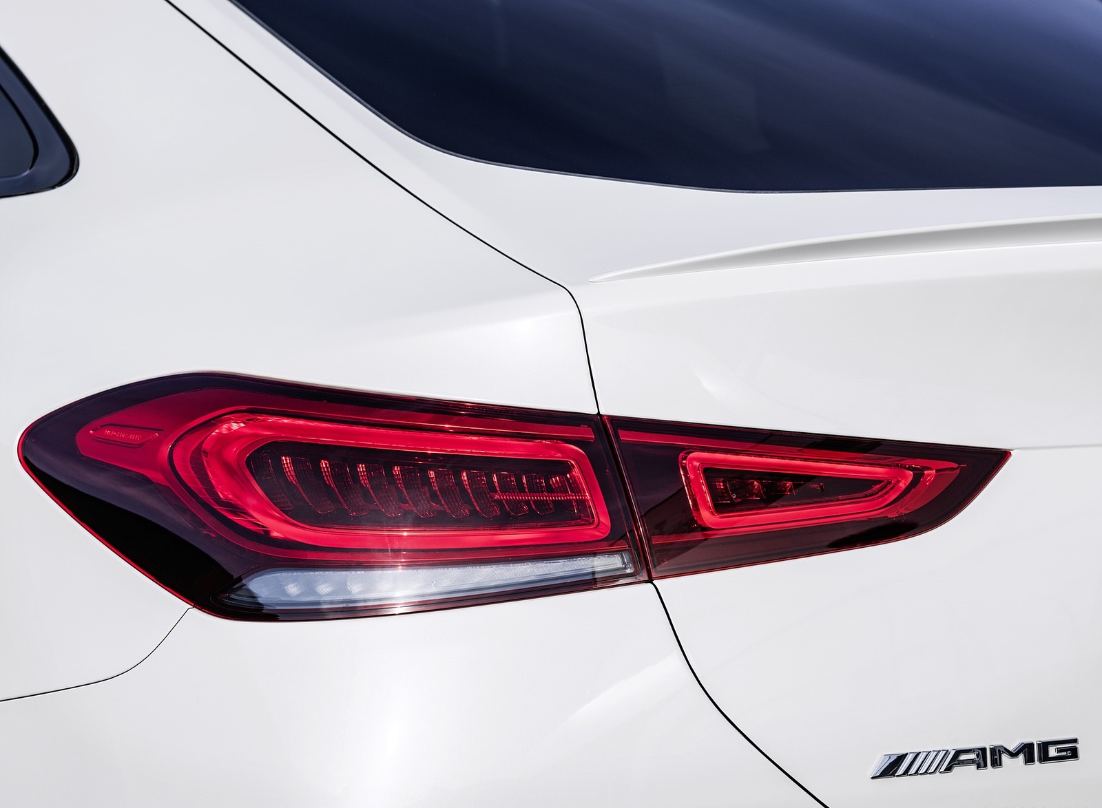 2021 Mercedes-AMG GLE 63 S 4MATIC+ Coupe (Color: Diamond White) Tail Light Wallpapers #57 of 65