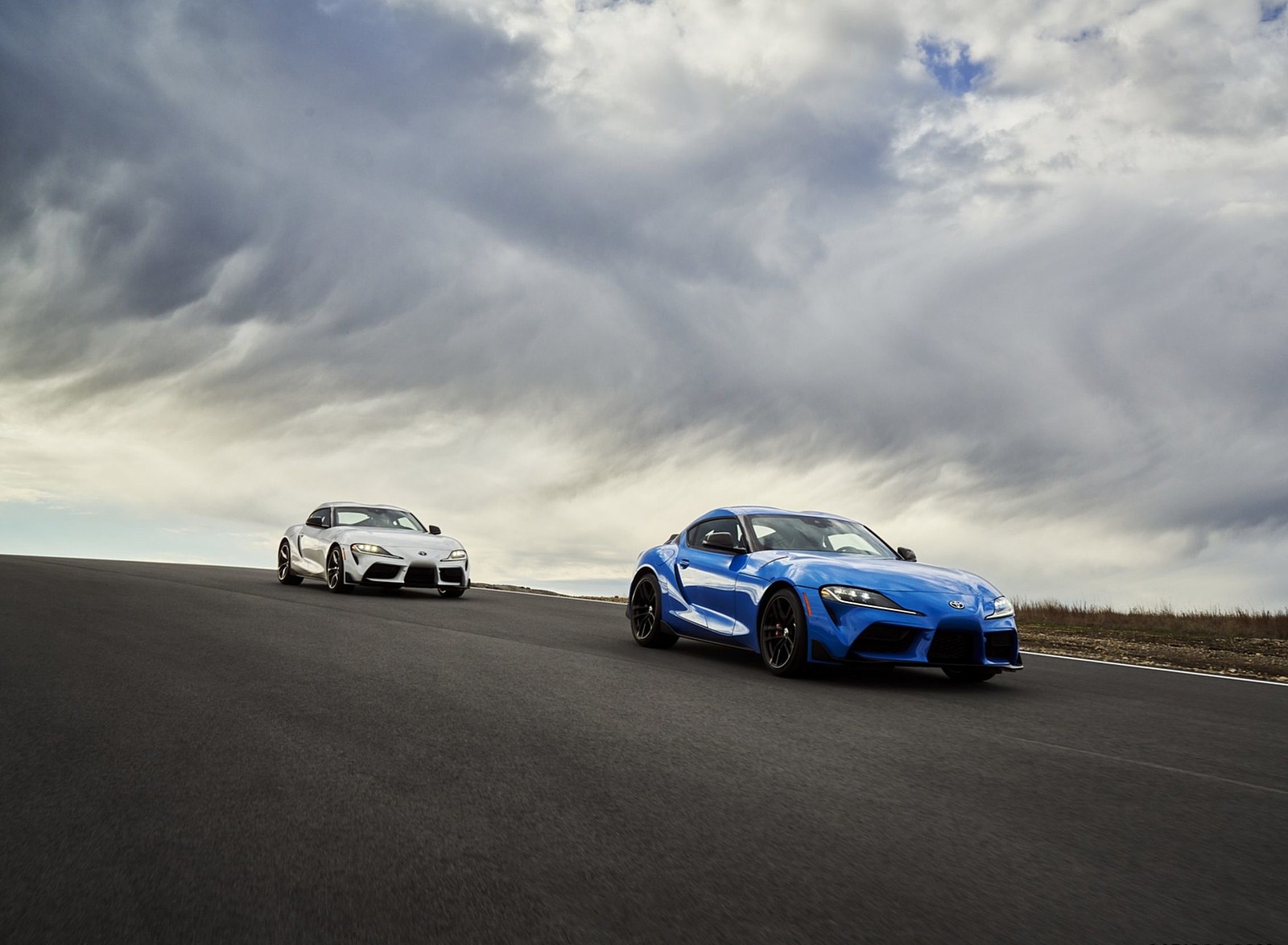 2021 Toyota GR Supra 3.0 Premium and Toyota GR Supra A91 Edition Front Three-Quarter Wallpapers #2 of 10